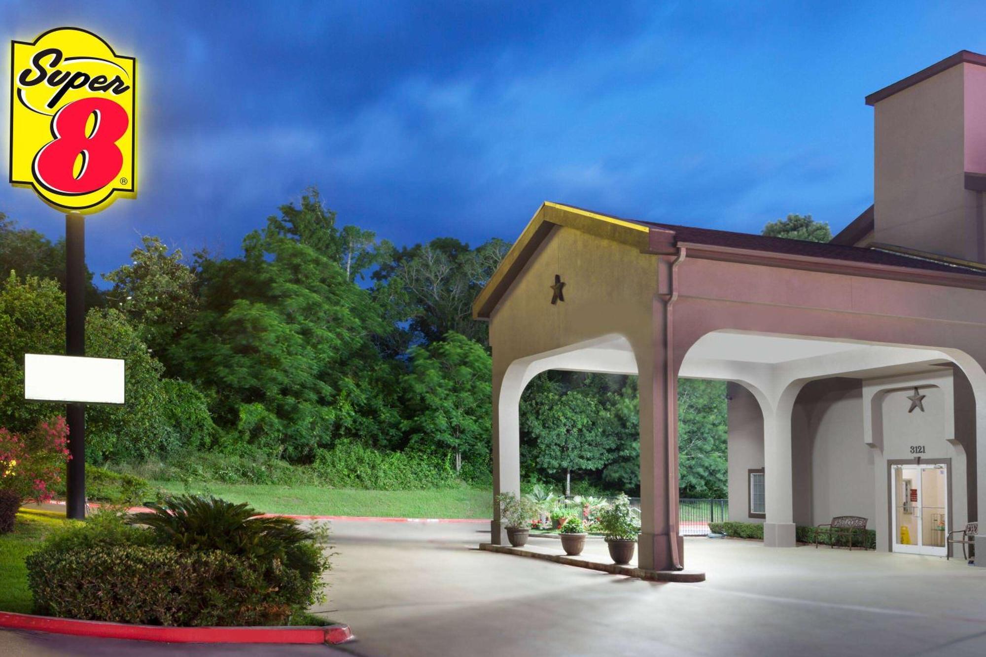 Super 8 By Wyndham Huntsville Exterior photo